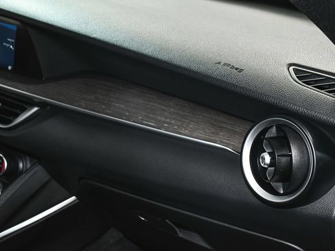Used 2022 Alfa Romeo Stelvio Ti AWD/4WD image 60