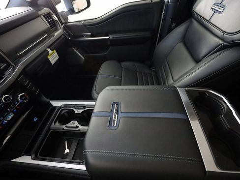 Used 2025 Ford F250 Platinum image 41