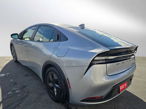 Used 2024 Toyota Prius Prime SE image 5