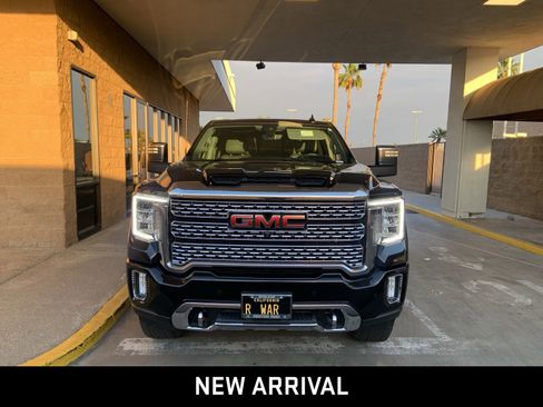 Certified 2022 GMC Sierra 3500 Denali w/ Denali Black Diamond Edition image 2