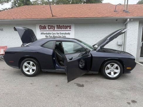 Used 2014 Dodge Challenger SXT Plus RWD image 10