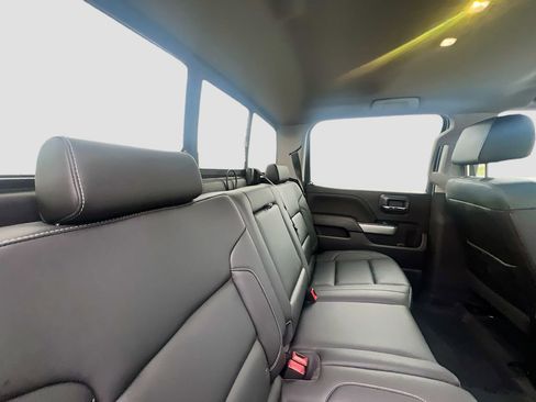 Used 2018 Chevrolet Silverado 1500 LTZ Z71 w/ Redline Edition image 28