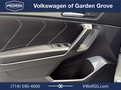Used 2023 Volkswagen Tiguan SE FWD image 13