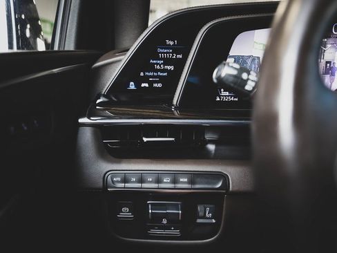 Used 2022 Cadillac Escalade Sport w/ LPO, ONYX Package image 15