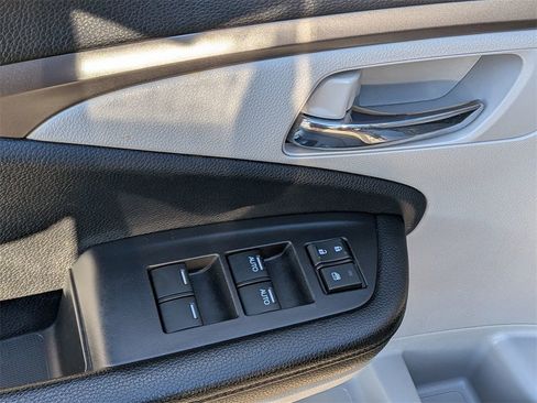 Used 2019 Honda Pilot LX image 10