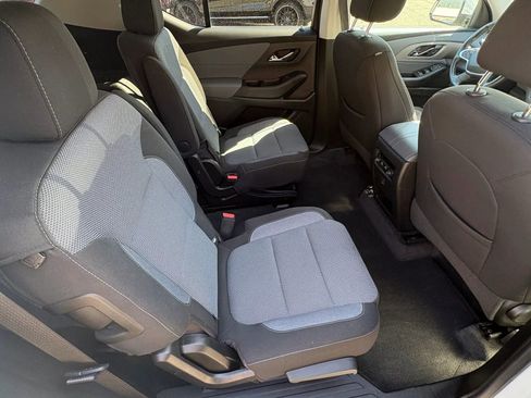 Used 2020 Chevrolet Traverse LT w/ Driver Confidence II Package AWD/4WD image 28