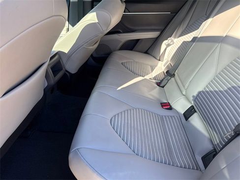 Used 2024 Toyota Camry SE image 16