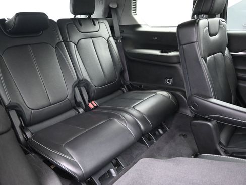 Used 2022 Jeep Grand Cherokee L Limited image 36