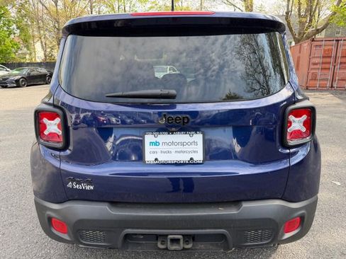 Used 2017 Jeep Renegade Altitude AWD/4WD image 3