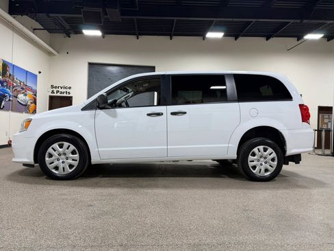 Used 2019 Dodge Grand Caravan SE FWD image 8