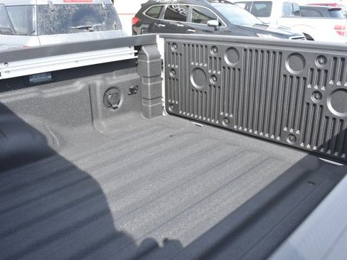 Used 2026 Nissan Frontier SV w/ SV Convenience Package image 11