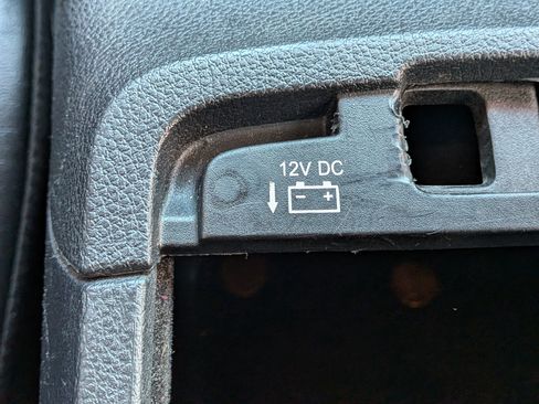 Used 2018 Jeep Grand Cherokee Limited w/ Luxury Group II image 32