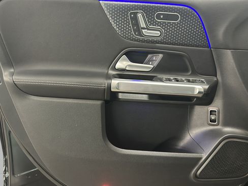 Certified 2025 Mercedes-Benz GLB 250 image 11