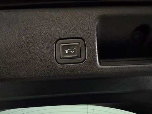 Used 2025 Chevrolet Equinox EV RS image 29