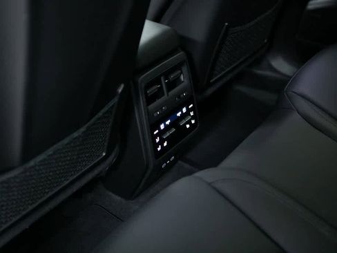 Certified 2025 Porsche Macan 4S Electric image 27