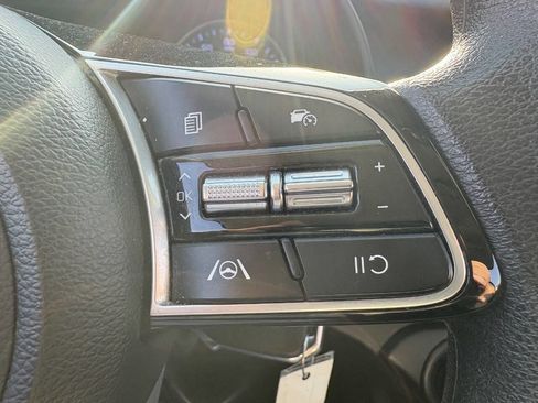 Used 2023 Kia Forte LXS FWD image 25