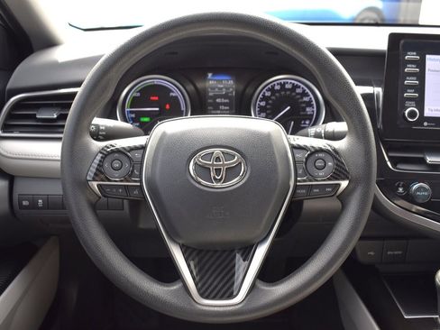 Used 2021 Toyota Camry LE FWD image 13
