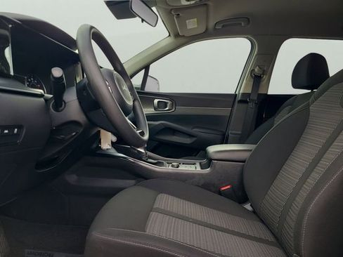 Used 2023 Kia Sorento LX image 20