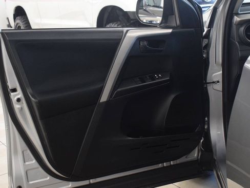 Used 2017 Toyota RAV4 LE w/ Carpet Mat Package AWD/4WD image 16