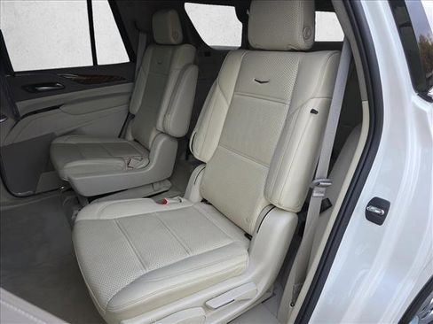 Used 2023 Cadillac Escalade Premium Luxury Platinum image 14