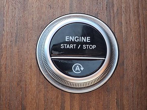 Used 2023 Mercedes-Benz C 300 C 300 image 7