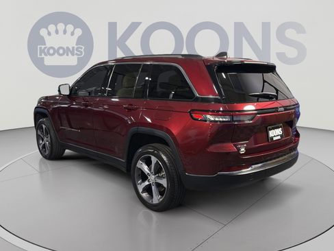 Used 2023 Jeep Grand Cherokee Limited AWD/4WD image 4