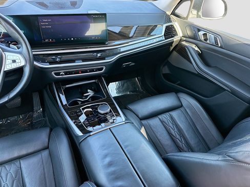 Used 2025 BMW X7 xDrive40i w/ Premium Package AWD/4WD image 21