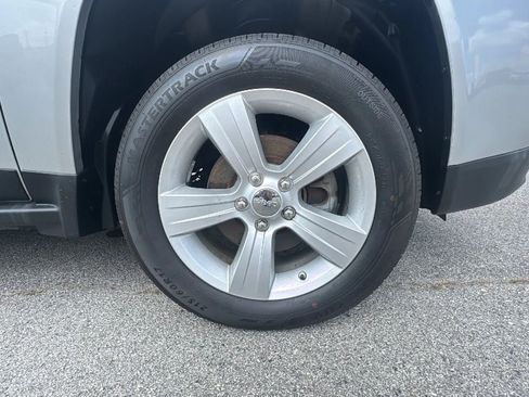 Used 2013 Jeep Compass Sport FWD image 27