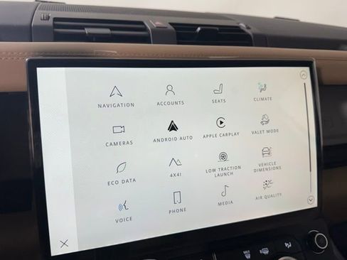 New 2026 Land Rover Defender 110 X-Dynamic SE image 29