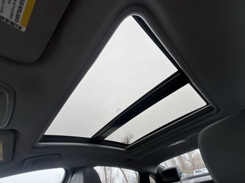 Used 2024 Chevrolet Malibu LT image 19