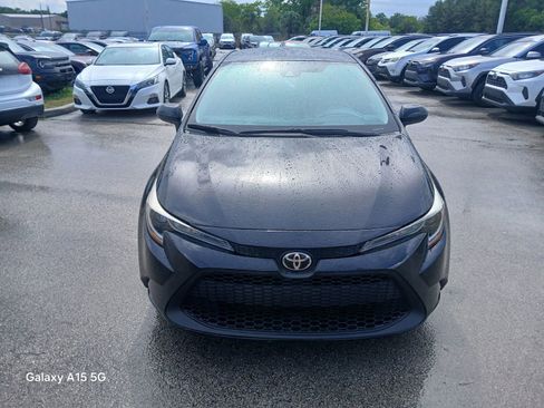 Used 2021 Toyota Corolla LE FWD image 3