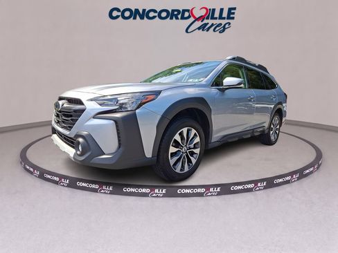 Used 2023 Subaru Outback Touring AWD/4WD image 4