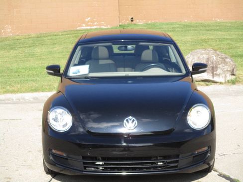 Used 2015 Volkswagen Beetle 1.8T FWD image 65