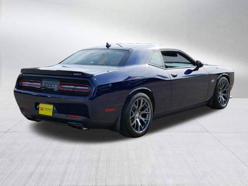 Used 2015 Dodge Challenger SRT RWD image 7