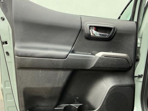 Used 2023 Toyota Tacoma TRD Sport w/ Technology Package image 26