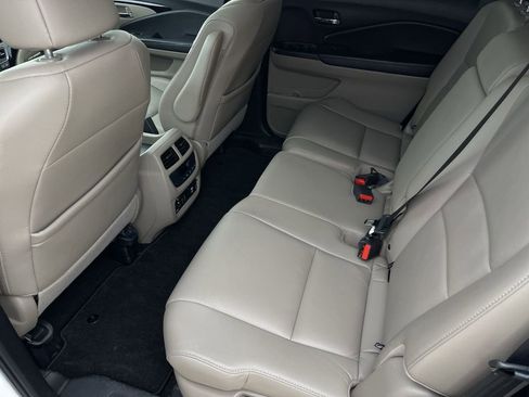 Used 2018 Honda Pilot Touring image 24