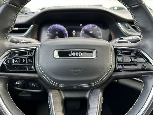 Used 2022 Jeep Grand Cherokee L Overland w/ Luxury Tech Group IV image 17