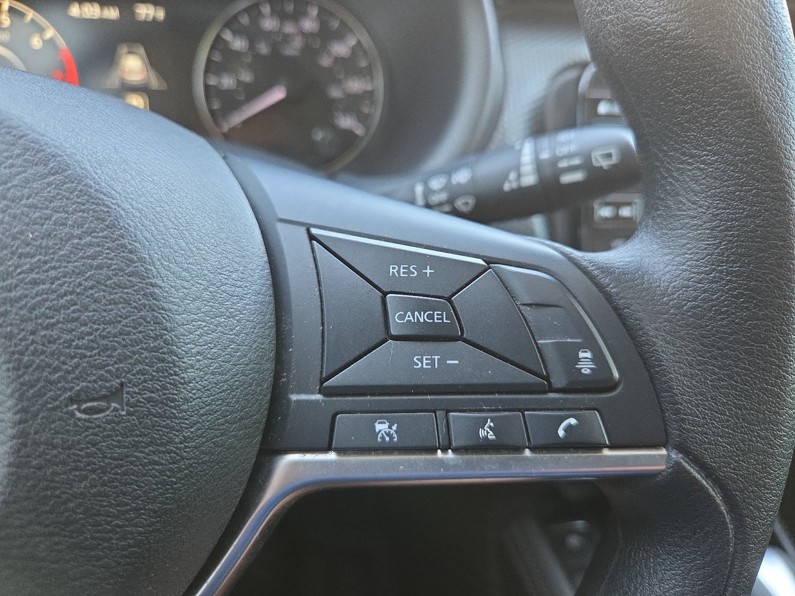 Used 2023 Nissan Kicks SV w/ Interior Electronics Package FWD image 18