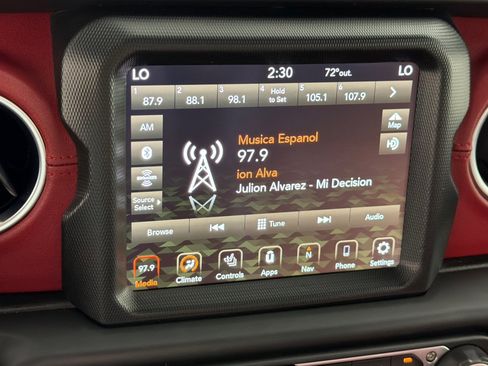 Used 2023 Jeep Wrangler Unlimited Rubicon 4xe AWD/4WD image 17