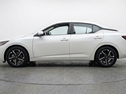 Used 2025 Nissan Sentra SV FWD image 5