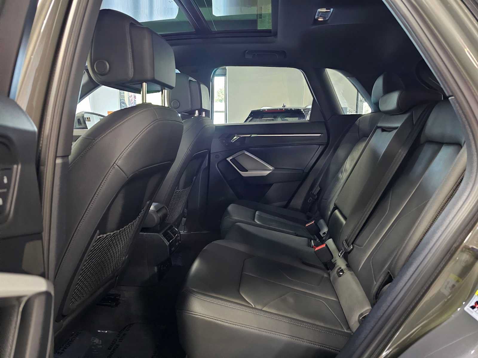 Used 2024 Audi Q3 2.0T Premium w/ Convenience Package AWD/4WD image 18