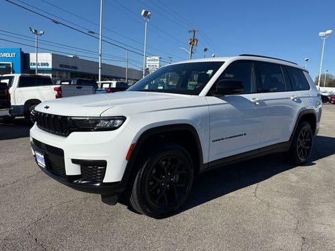 Used 2024 Jeep Grand Cherokee L Laredo image 8