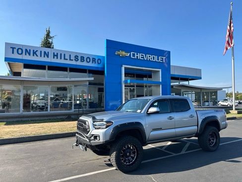 Used 2023 Toyota Tacoma TRD Off-Road w/ Technology Package AWD/4WD image 1