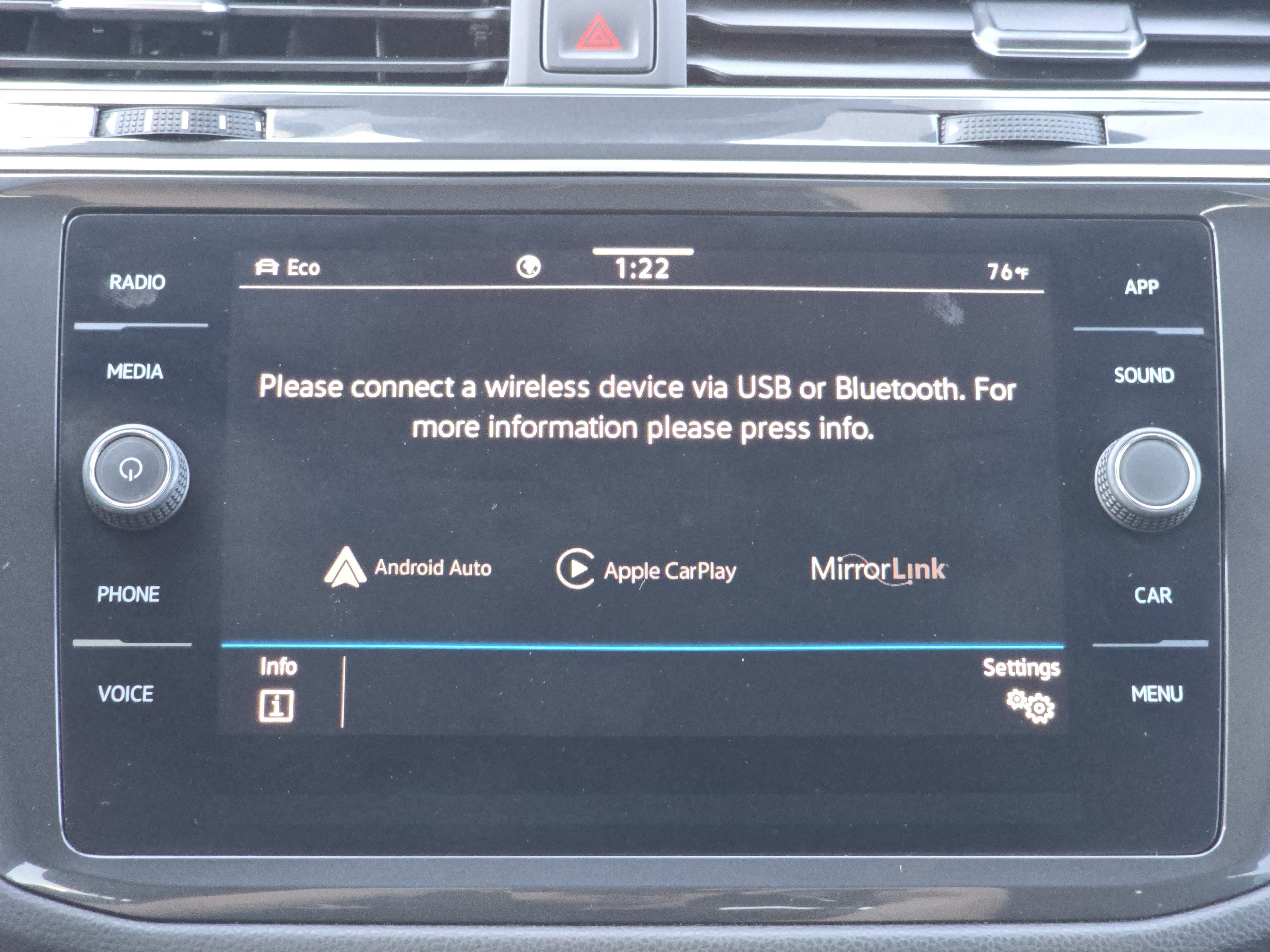 Certified 2022 Volkswagen Tiguan SE R-Line AWD/4WD image 10