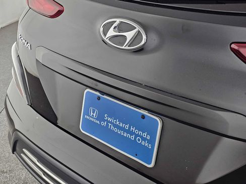 Used 2023 Hyundai Kona SE w/ Cargo Package FWD image 13