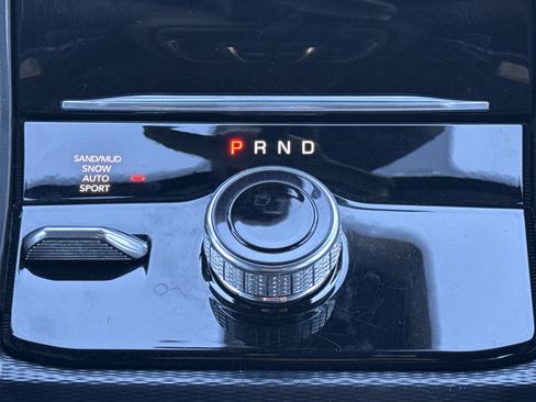 Used 2025 Jeep Grand Cherokee Limited image 36