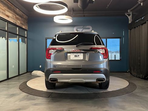 Used 2020 GMC Acadia SLT w/ Premium Package image 4