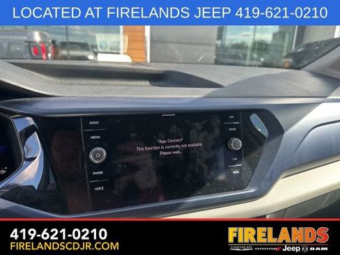 Used 2022 Volkswagen Taos SE image 16