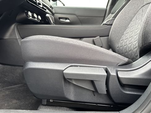 New 2025 Nissan Kicks SV w/ SV Premium Package image 11