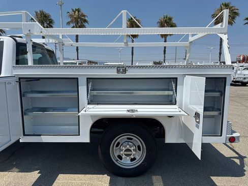 New 2025 Ford F350 XL w/ XL Chrome Package image 16